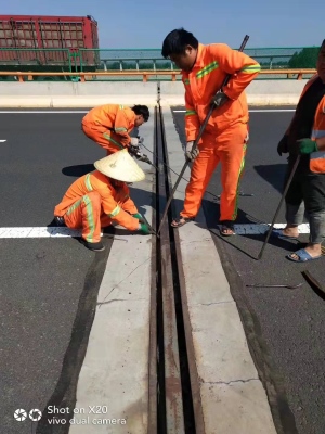 养路工程师李超：把路当“娃”养